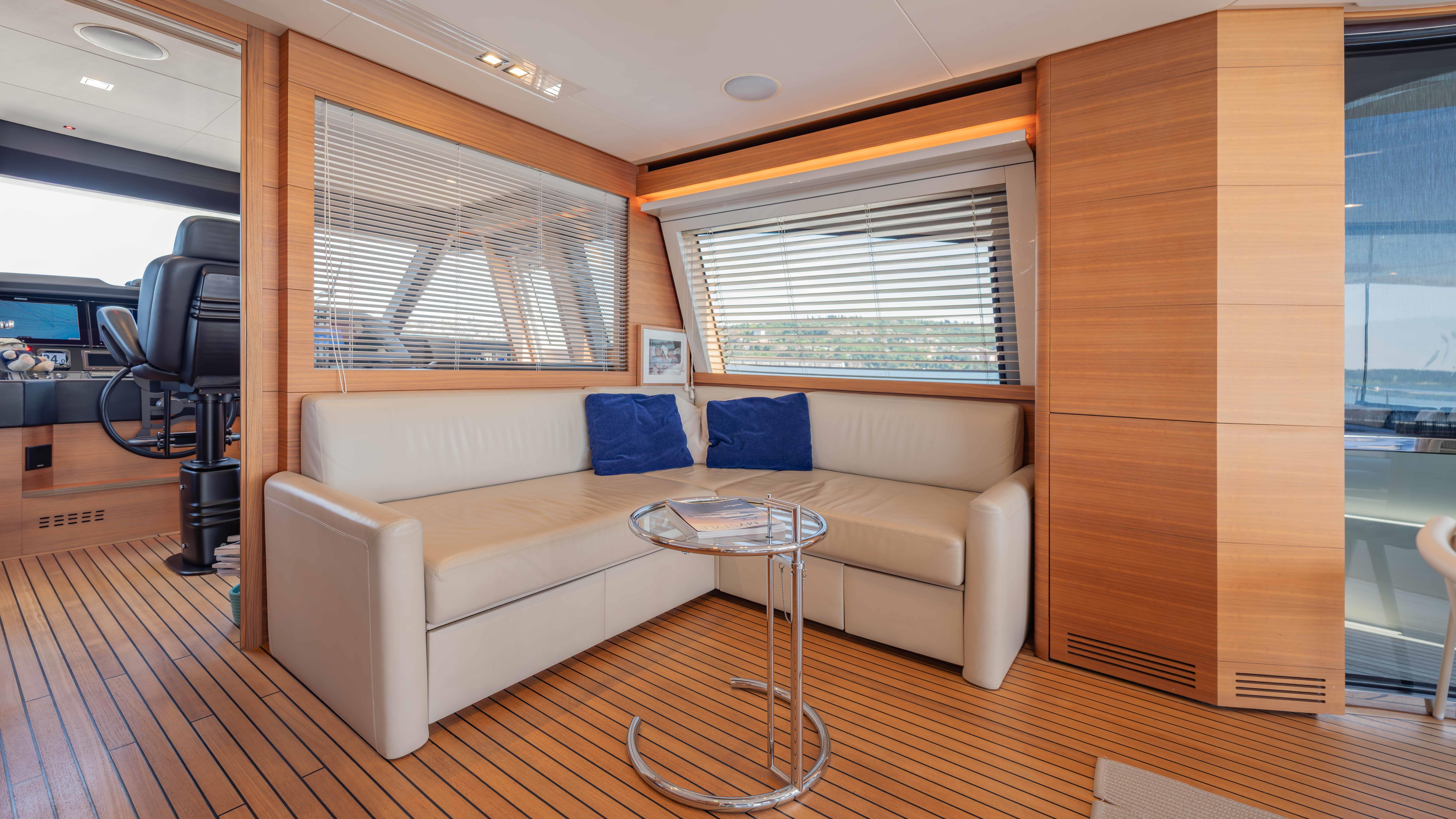 2017 CUSTOM LINE NAVETTA 28 